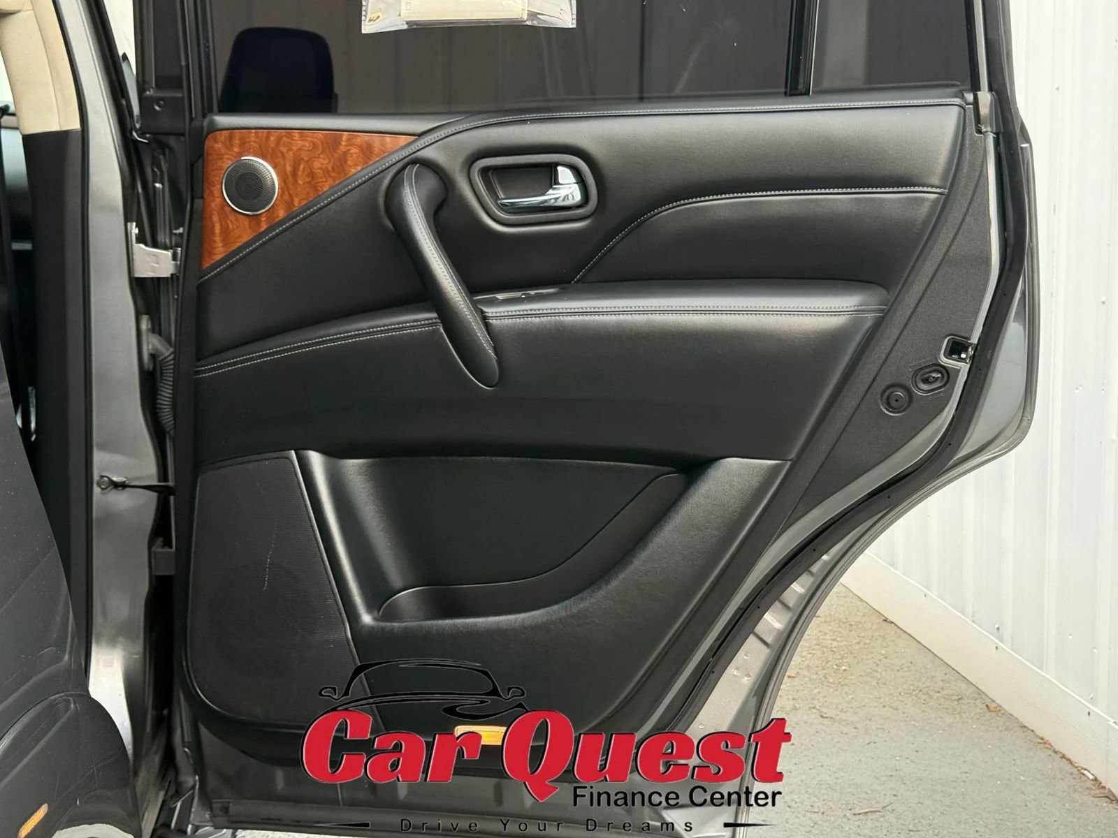 Used 2019 INFINITI QX80 Luxe RWD image 18