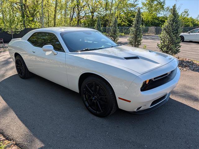 Used 2019 Dodge Challenger SXT RWD image 7