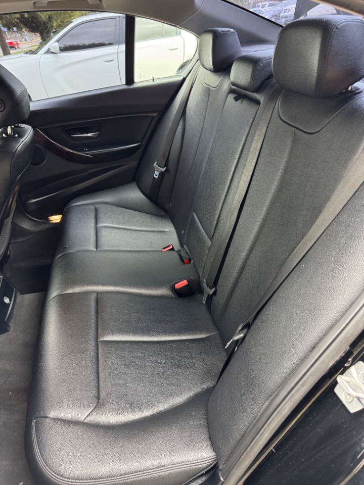 Used 2017 BMW 320i xDrive Sedan AWD/4WD image 15