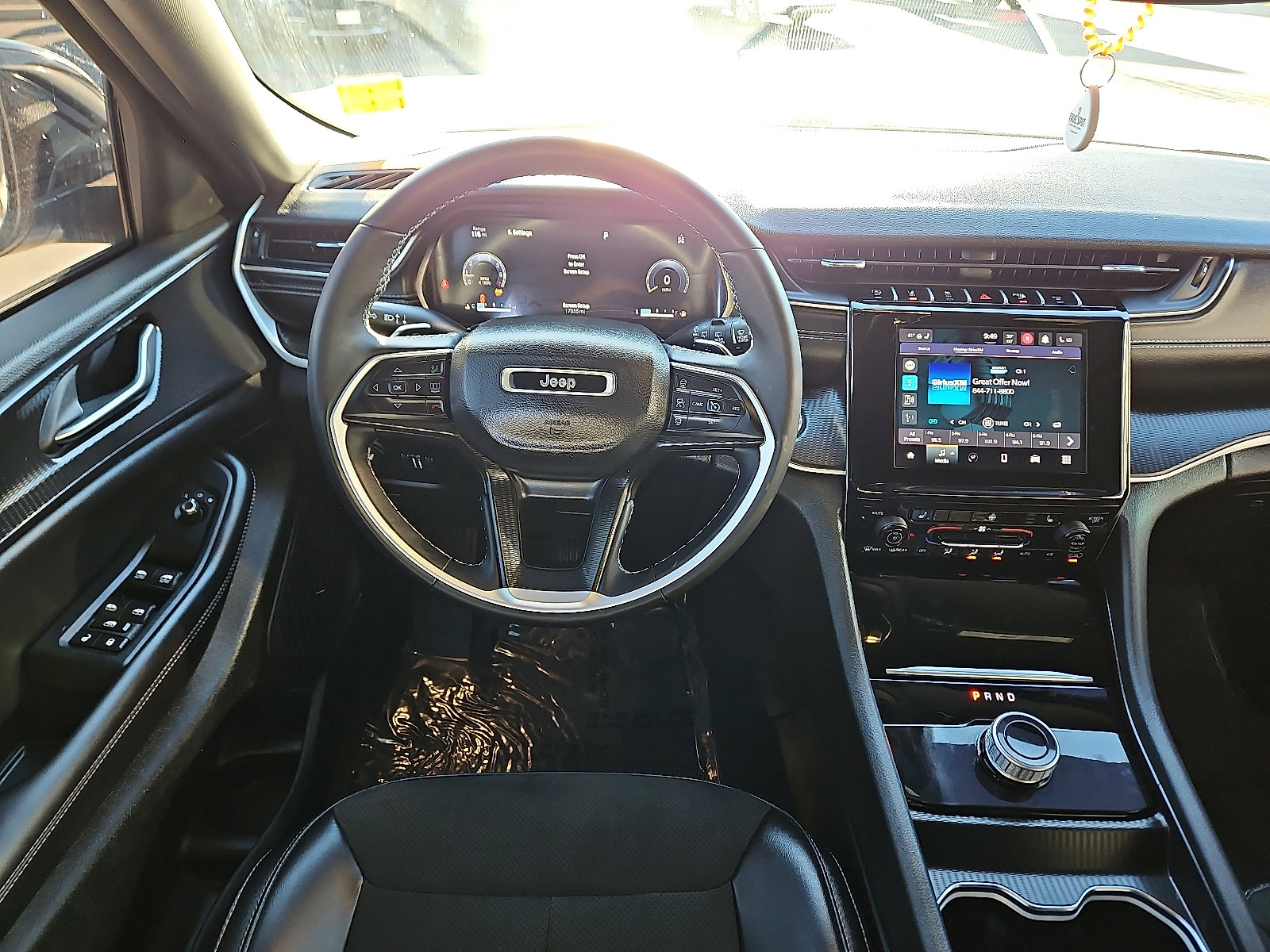 Used 2024 Jeep Grand Cherokee Altitude image 8