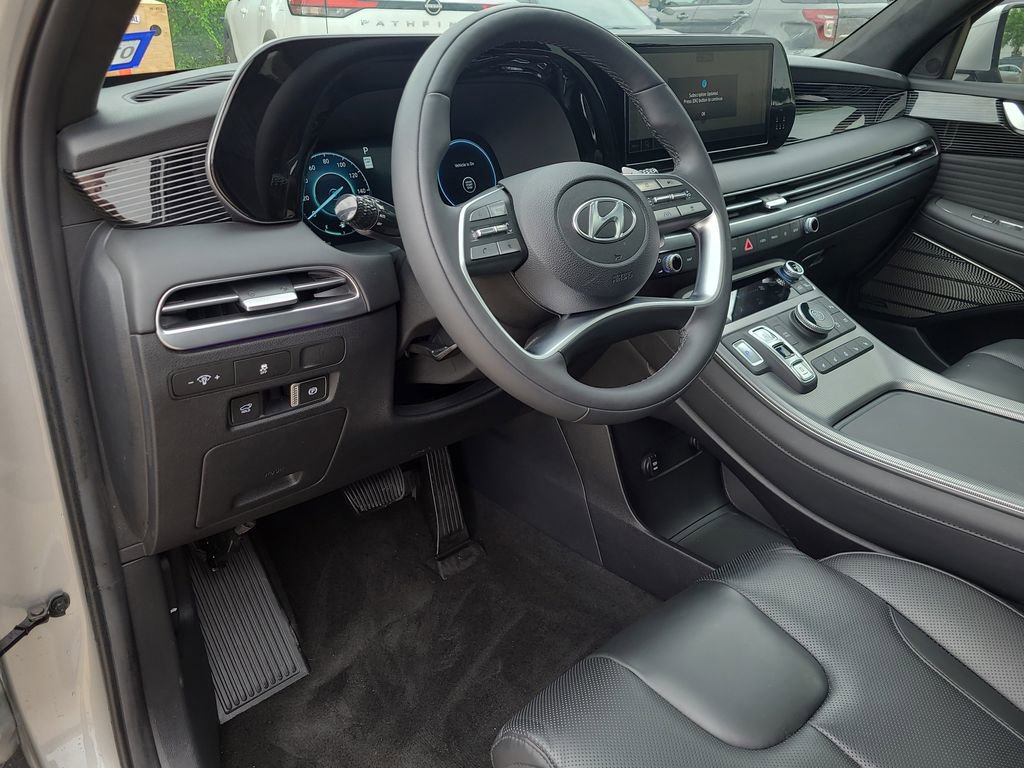 Used 2024 Hyundai Palisade Calligraphy FWD image 16