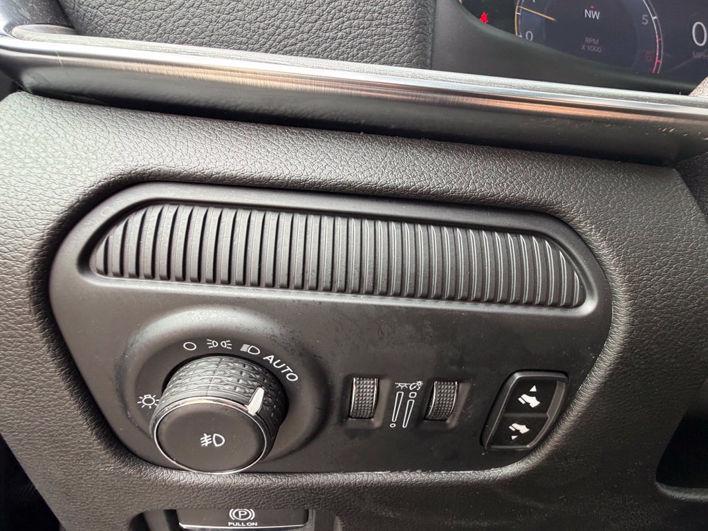 Used 2024 Jeep Wagoneer Series II AWD/4WD image 49