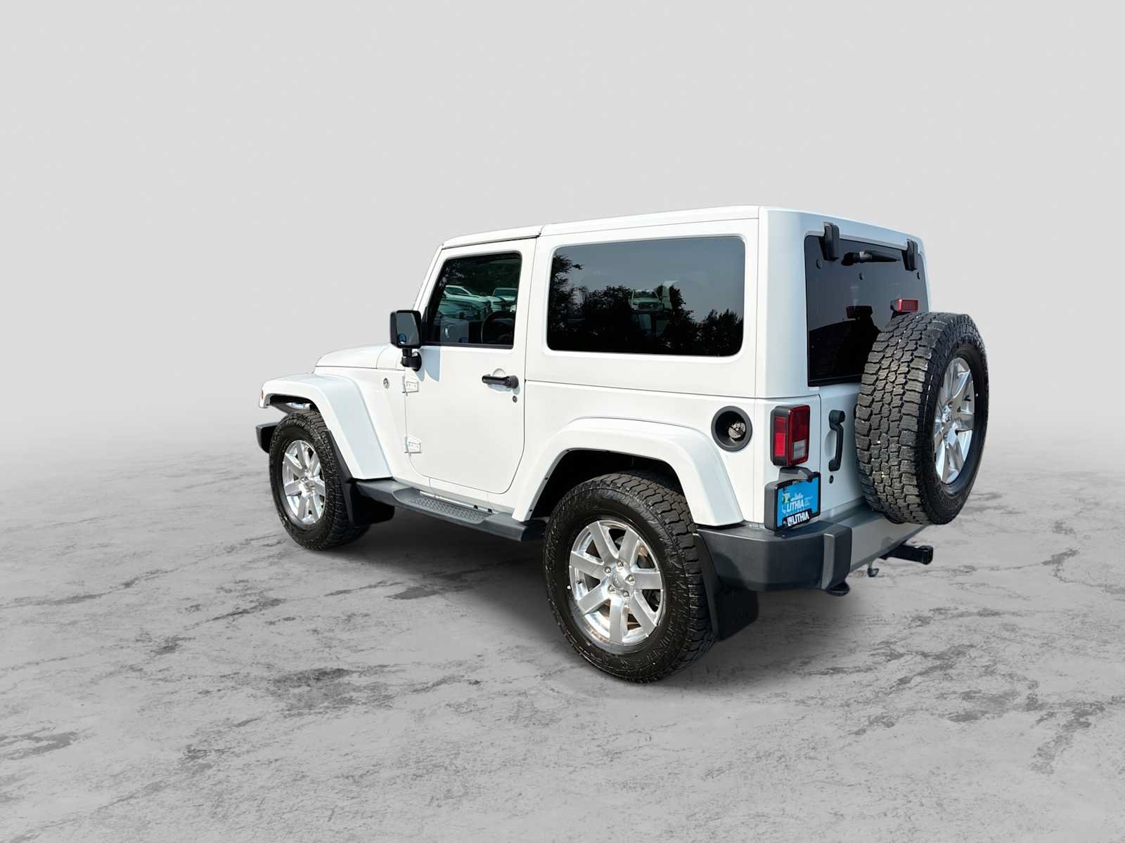 Used 2017 Jeep Wrangler Sahara w/ Connectivity Group AWD/4WD image 6
