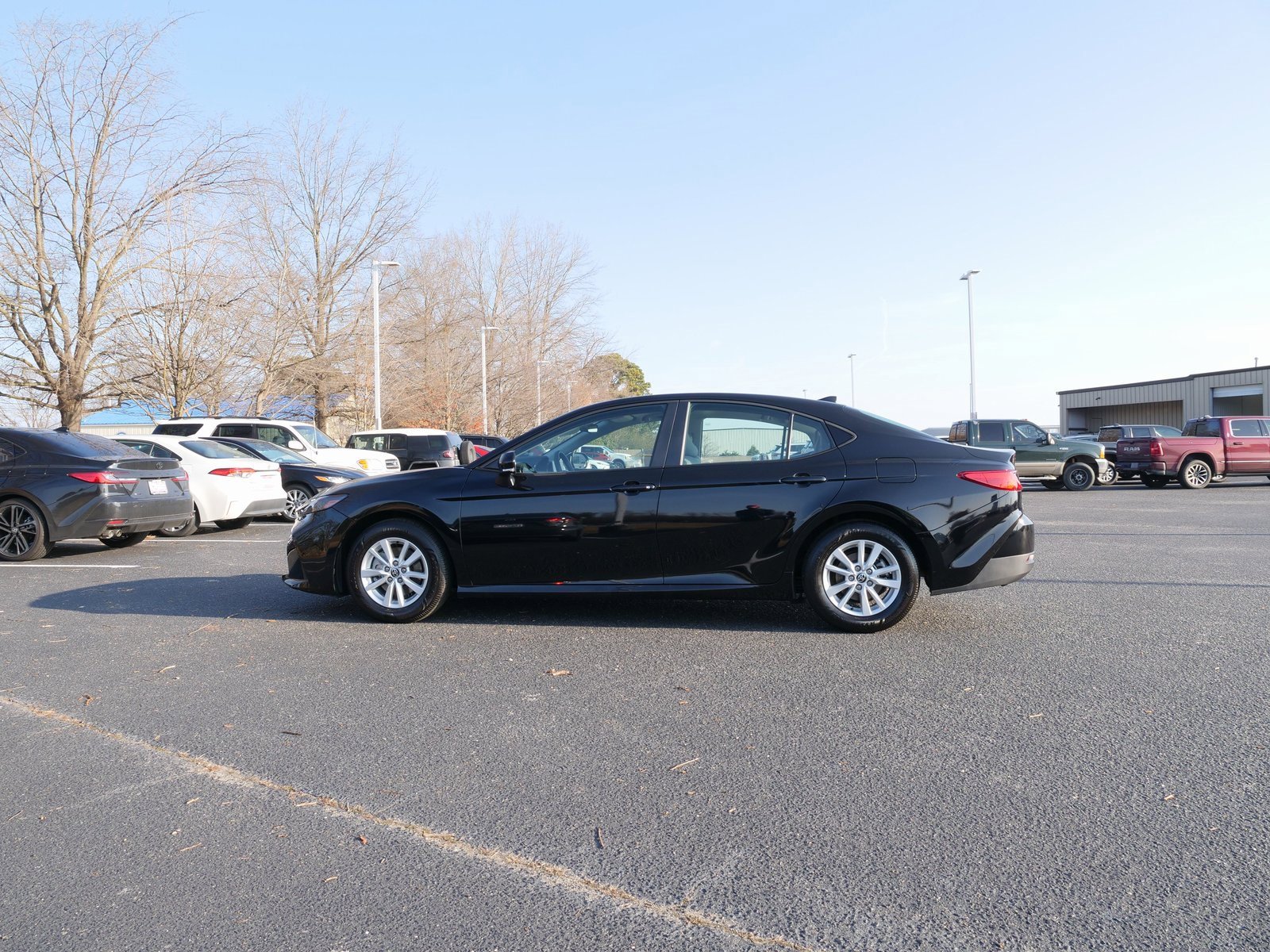 Used 2025 Toyota Camry LE image 7