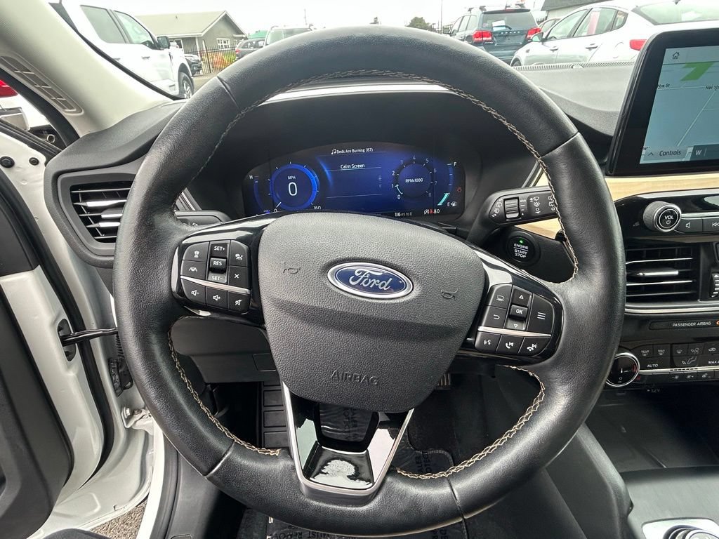 Used 2022 Ford Escape Titanium w/ Titanium Elite Package AWD/4WD image 17