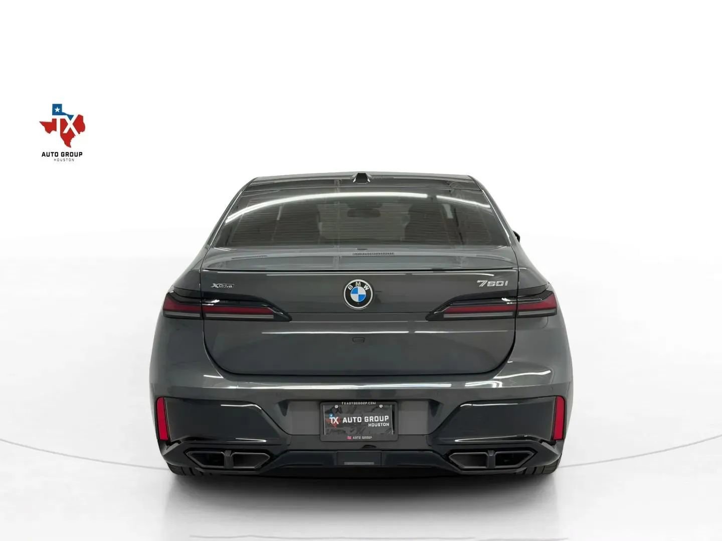 Used 2024 BMW 760i xDrive AWD/4WD image 10