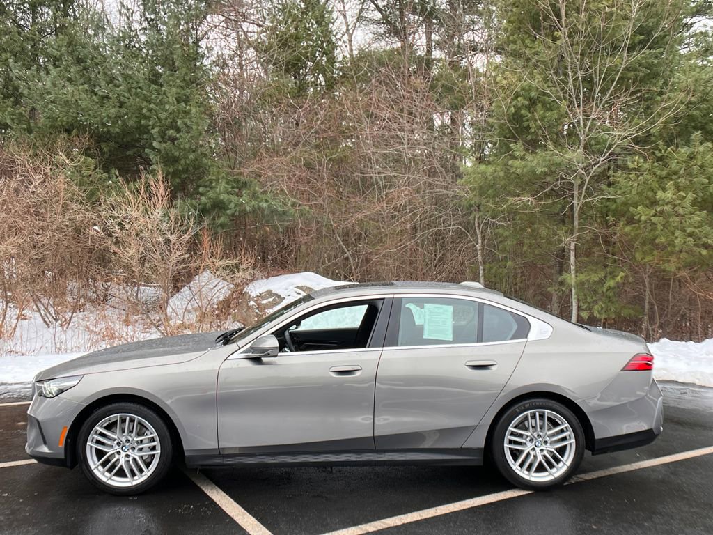 Used 2024 BMW 530i xDrive w/ Premium Package video 2