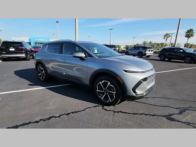 New 2026 Chevrolet Equinox EV LT image 30