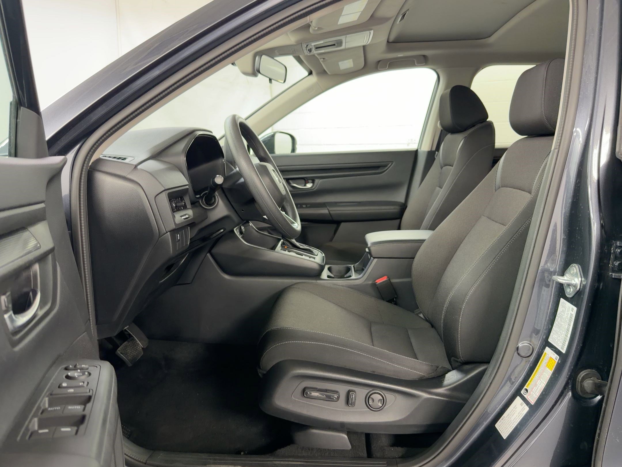 Used 2025 Honda CR-V EX image 5