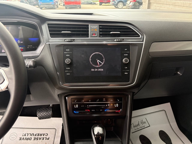 Used 2024 Volkswagen Tiguan SE AWD/4WD image 25