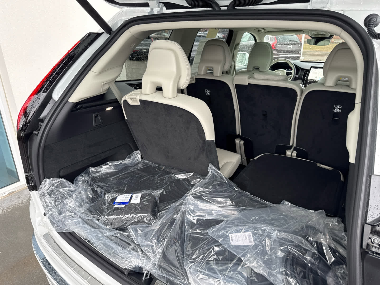 New 2026 Volvo XC90 T8 Ultra w/ Protection Package Premier image 13