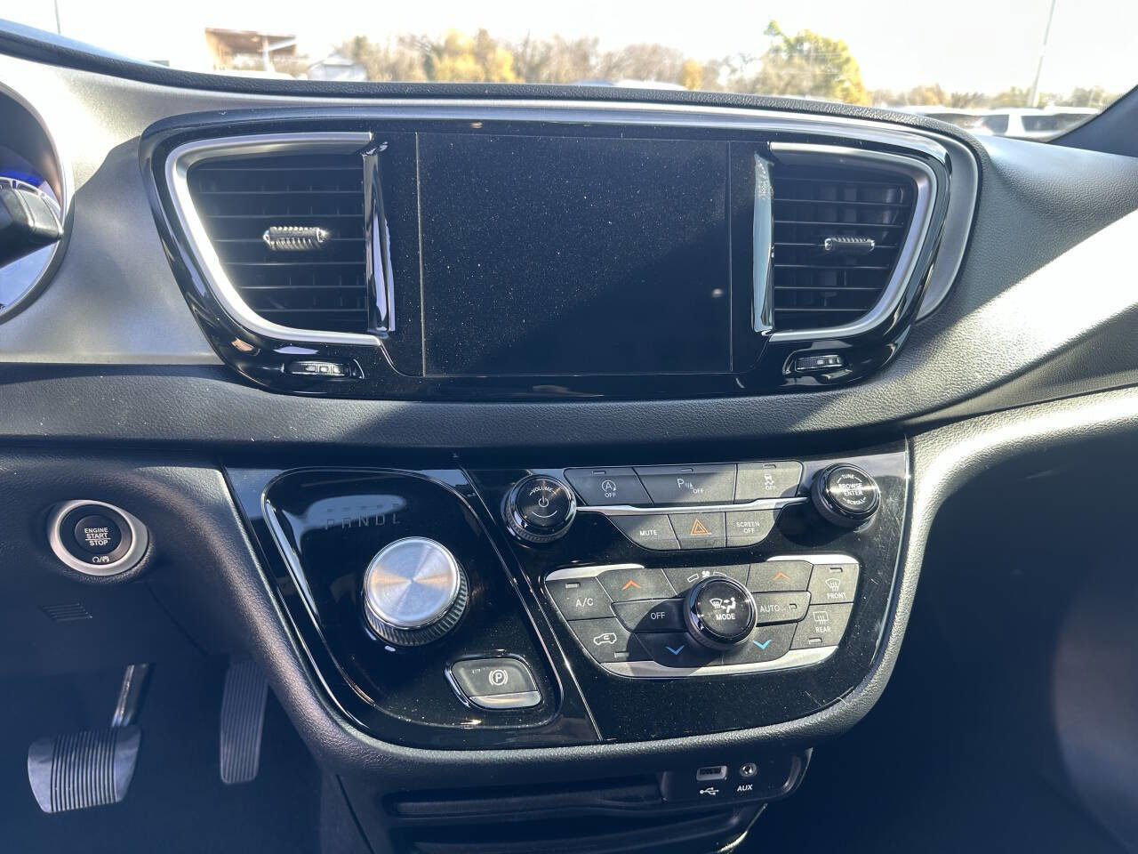 Used 2019 Chrysler Pacifica Touring-L w/ Premium Audio Group image 20