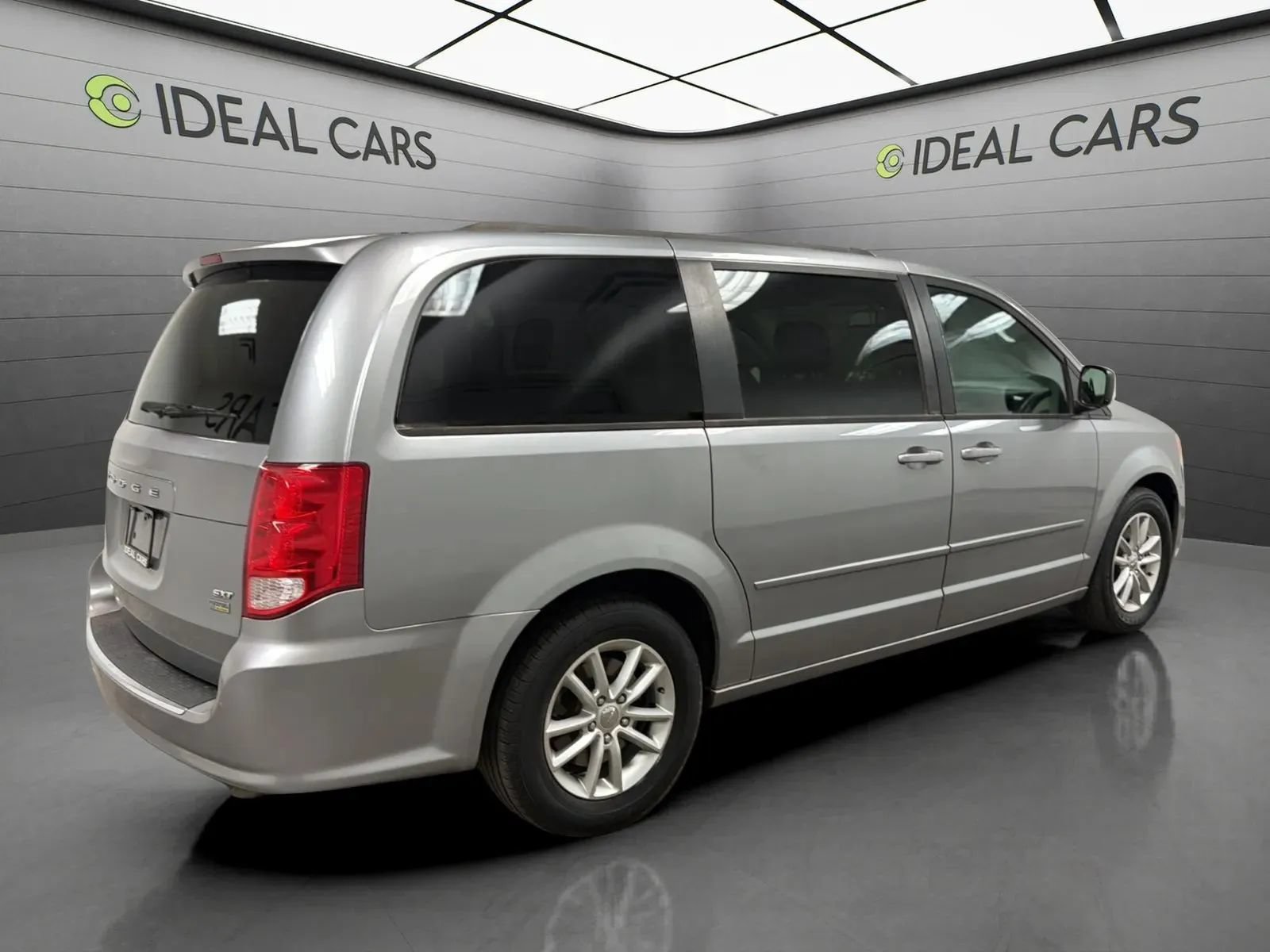 Used 2014 Dodge Grand Caravan SXT FWD image 5