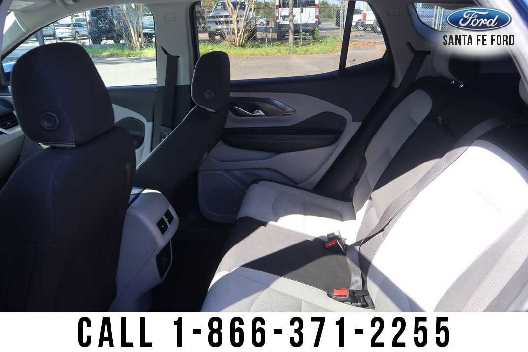 Used 2022 GMC Terrain SLE image 17