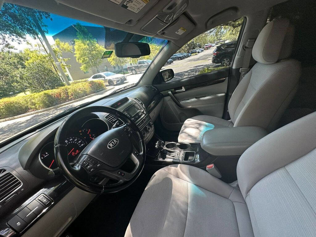 Used 2014 Kia Sorento LX image 13