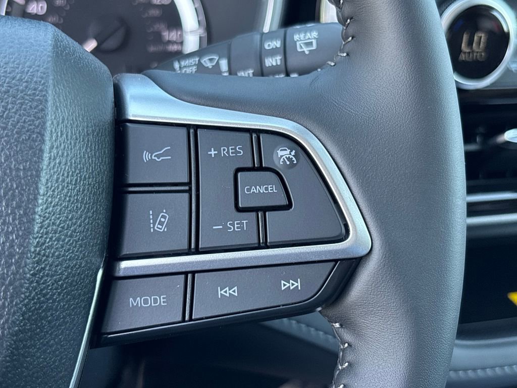 New 2026 Toyota Highlander XLE image 15