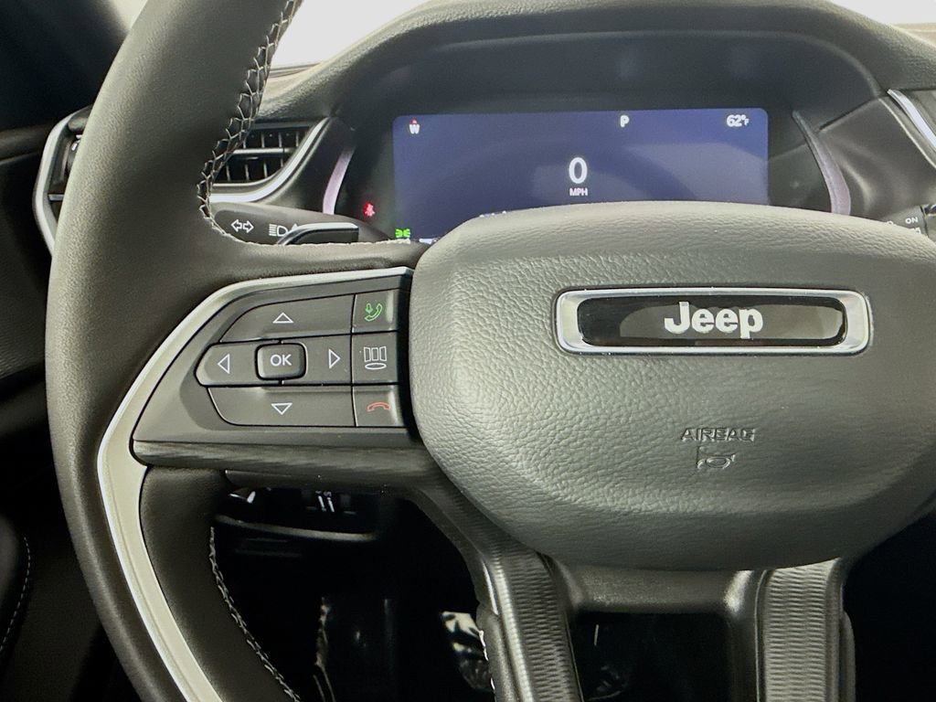 New 2025 Jeep Grand Cherokee Altitude image 28