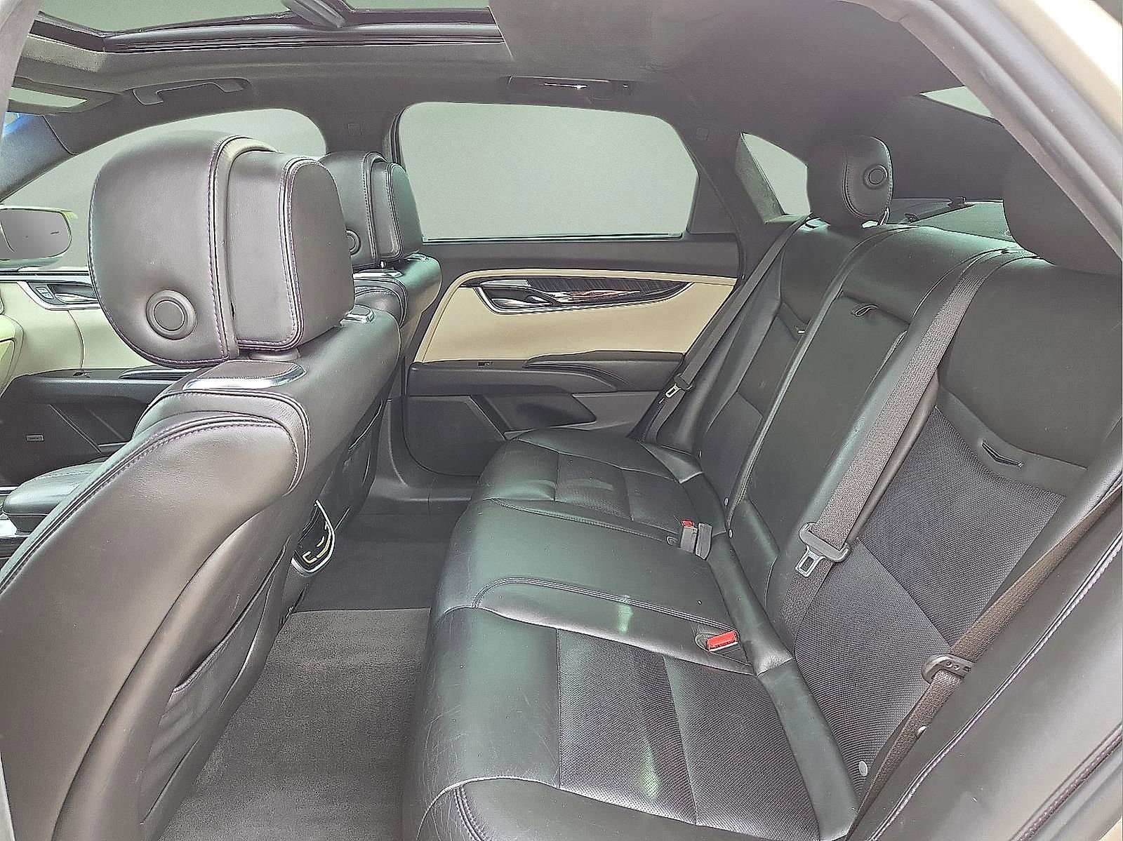 Used 2013 Cadillac XTS Platinum AWD/4WD image 10
