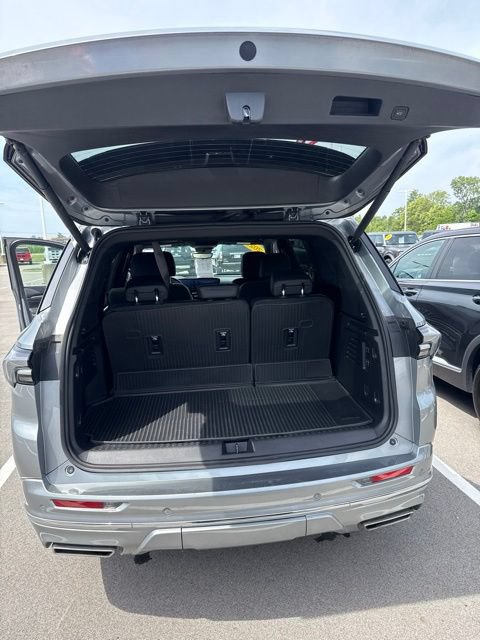 Used 2025 Buick Enclave Avenir w/ Super Cruise Package AWD/4WD image 14