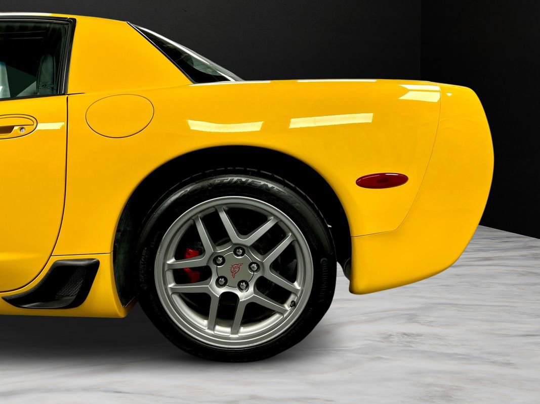 Used 2003 Chevrolet Corvette Z06 w/ Memory Package, 3 Drivers image 11