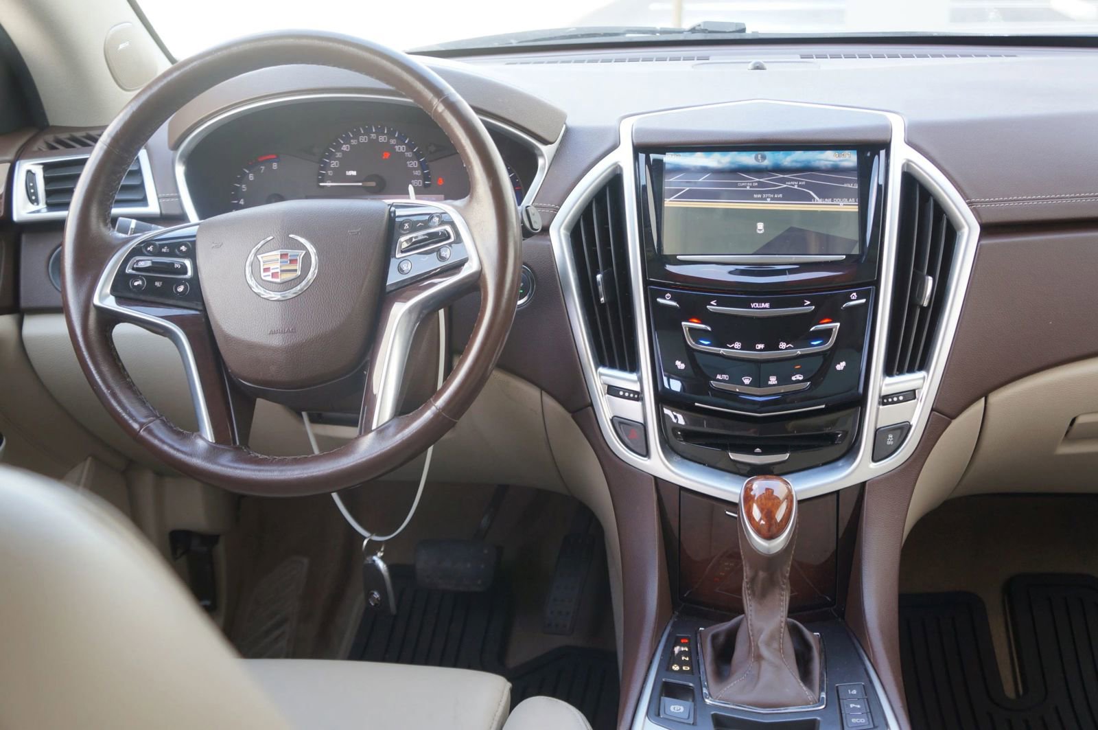 Used 2016 Cadillac SRX Luxury w/ Driver Awareness Package image 38