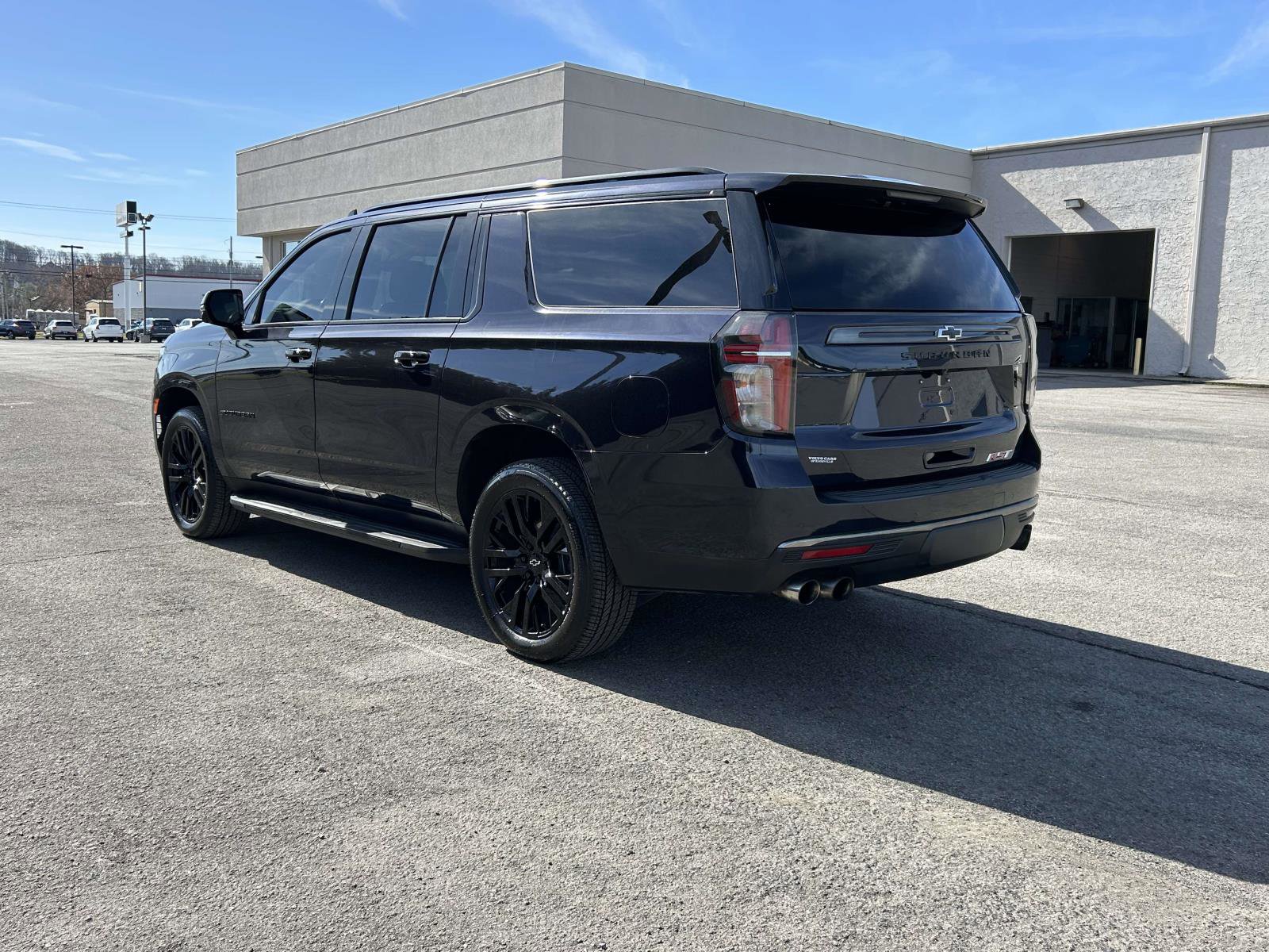 Used 2022 Chevrolet Suburban RST w/ Sport Performance Package RWD image 5