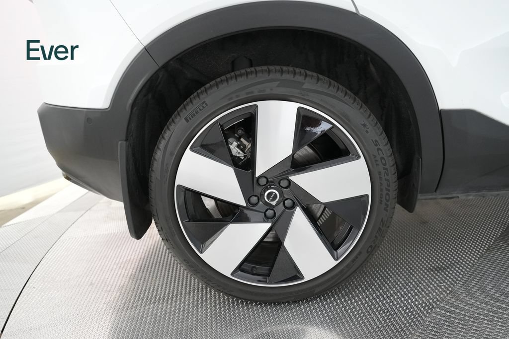 Used 2023 Volvo C40 P8 Recharge Ultimate AWD/4WD image 9