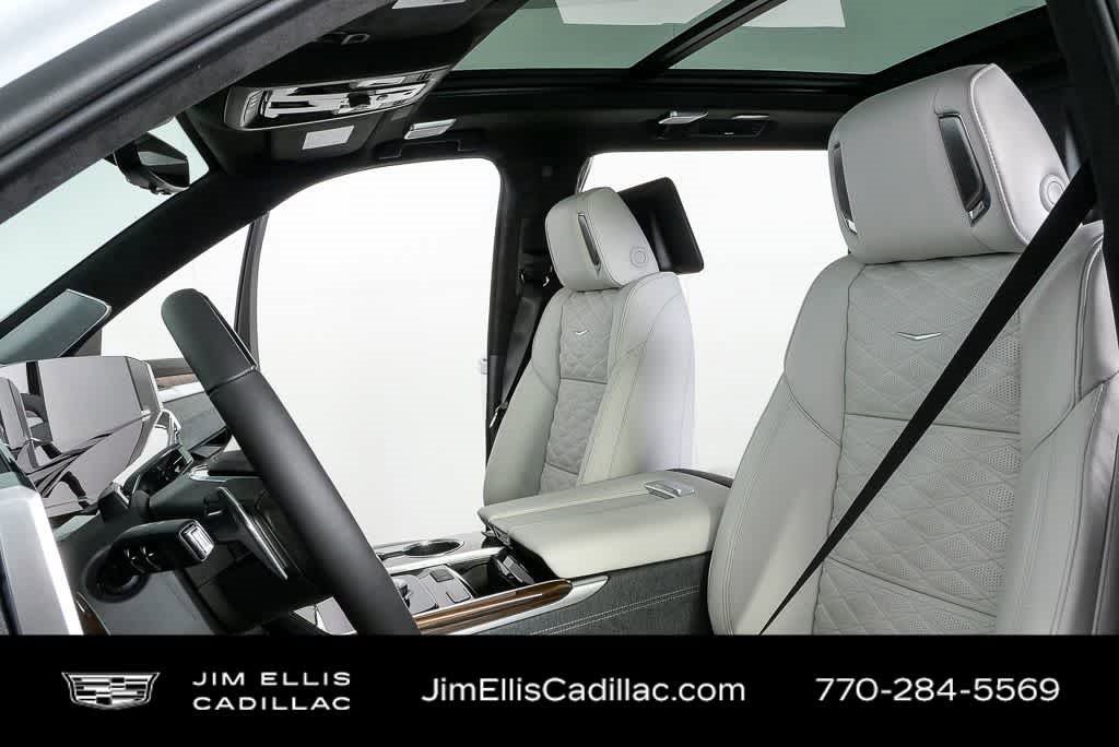 Certified 2026 Cadillac Escalade ESV Platinum Sport w/ LPO, ONYX Package AWD/4WD image 5