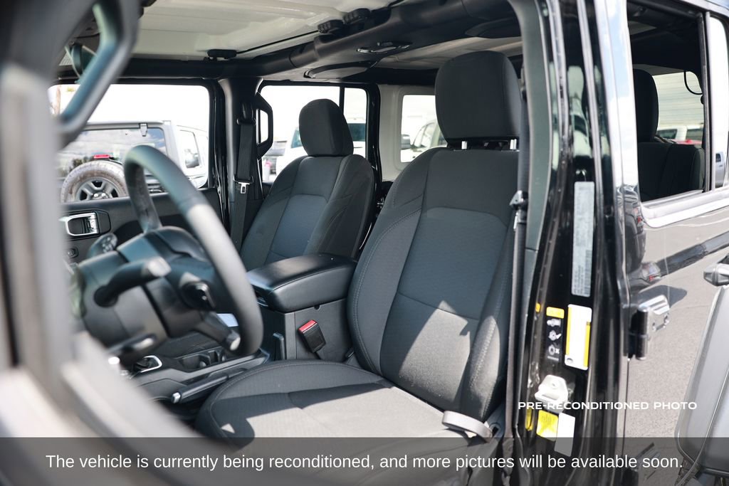Used 2023 Jeep Wrangler Unlimited AWD/4WD image 11