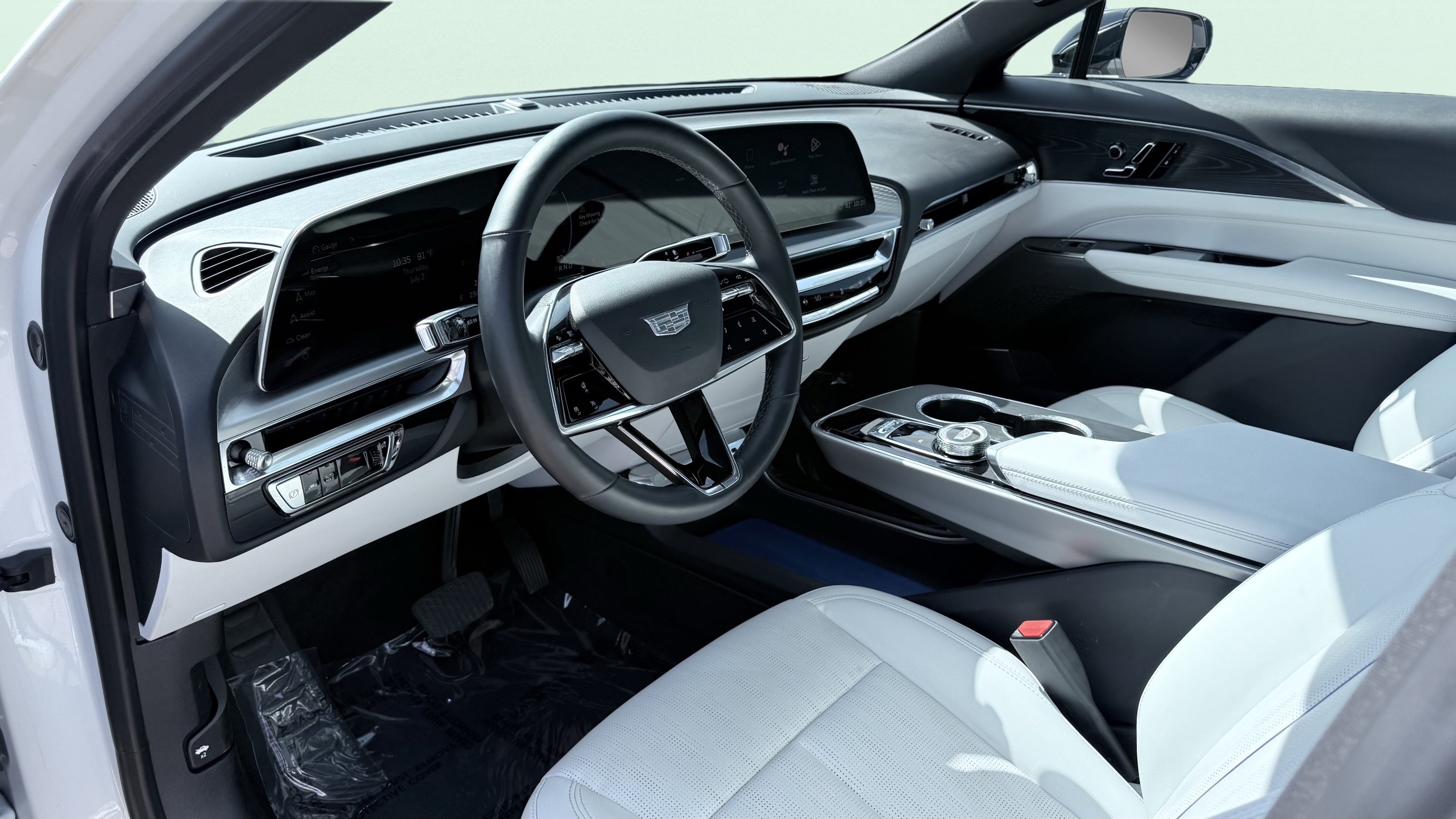 Used 2024 Cadillac Lyriq Luxury RWD image 34