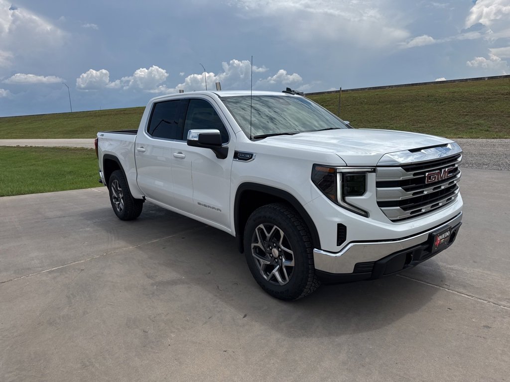 New 2026 GMC Sierra 1500 SLE image 4