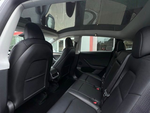 Used 2025 Tesla Model Y Long Range image 8