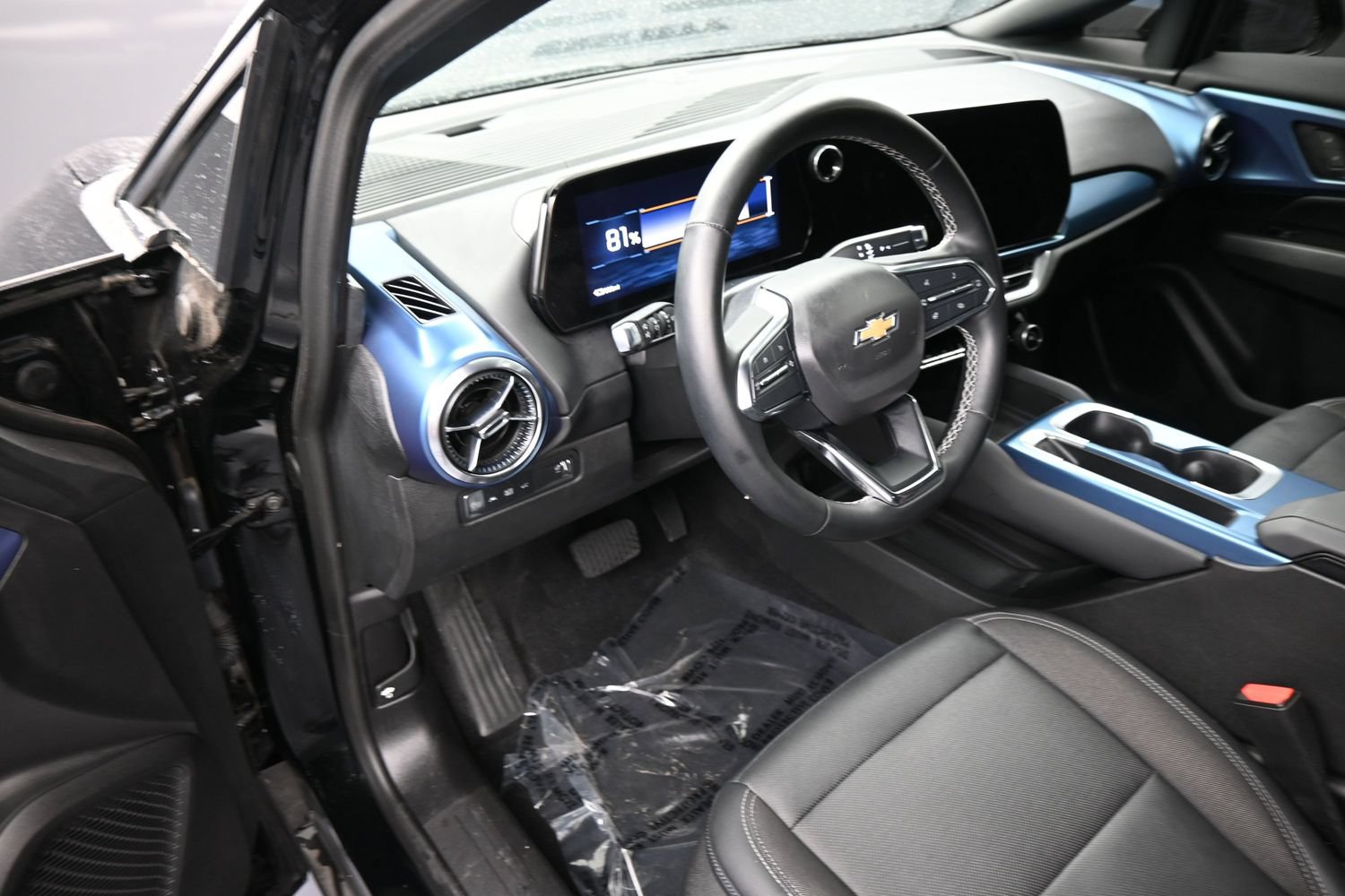 Used 2024 Chevrolet Equinox EV LT FWD image 12