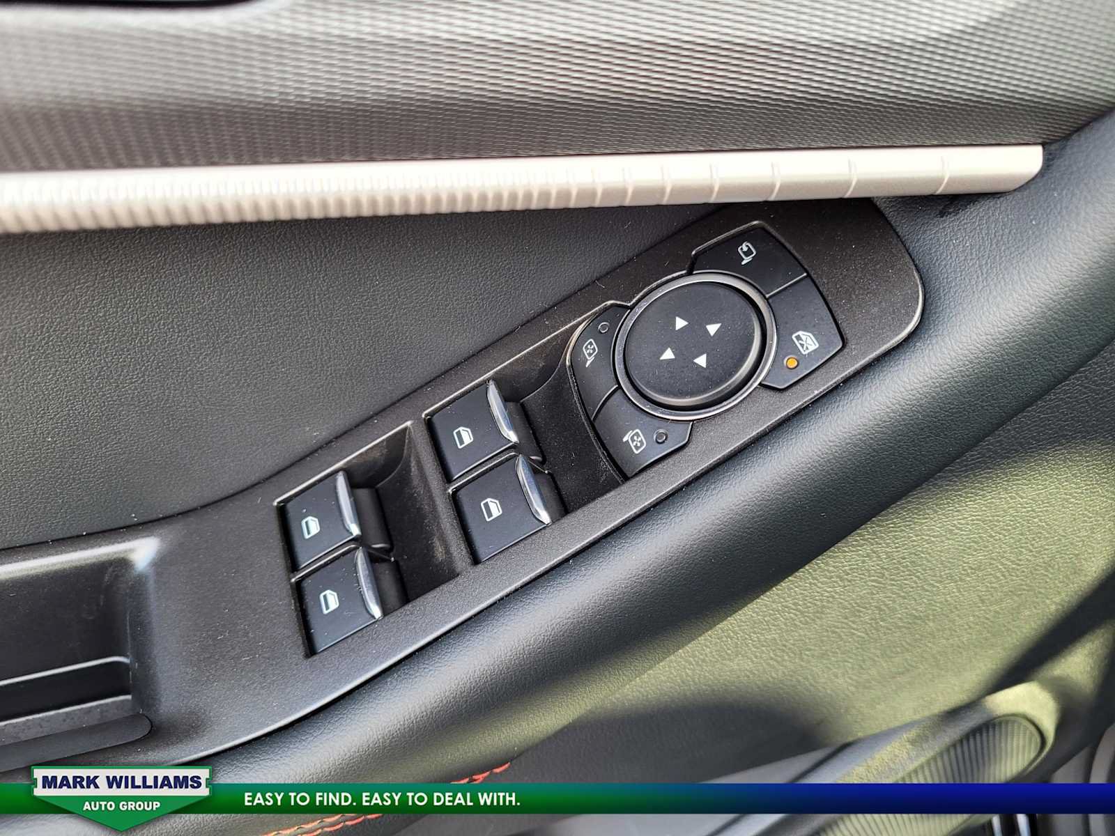 Used 2025 Ford Explorer ST AWD/4WD image 31