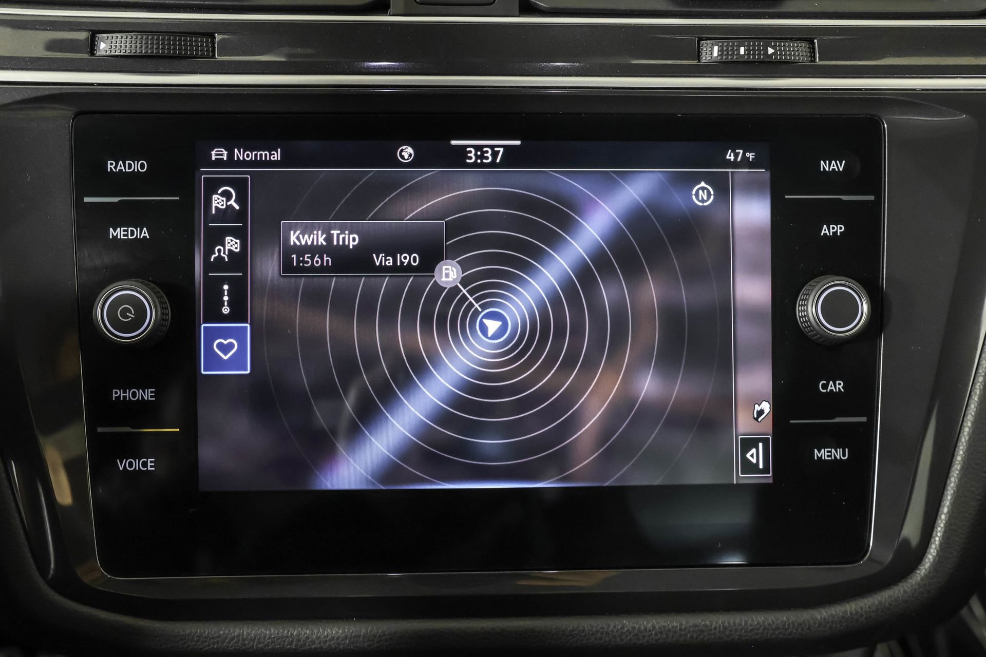 Used 2024 Volkswagen Tiguan SEL R-Line image 30