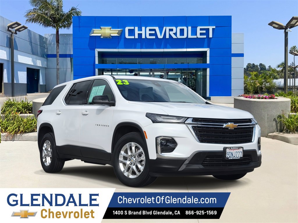 Certified 2023 Chevrolet Traverse LS image 1