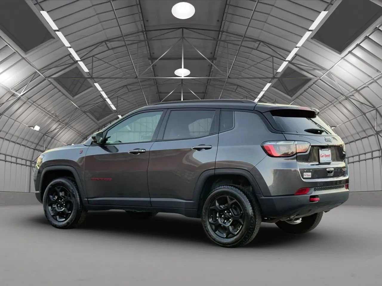 Used 2024 Jeep Compass Trailhawk image 5