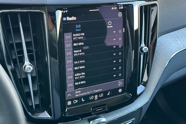 Used 2025 Volvo XC60 B5 Plus image 20