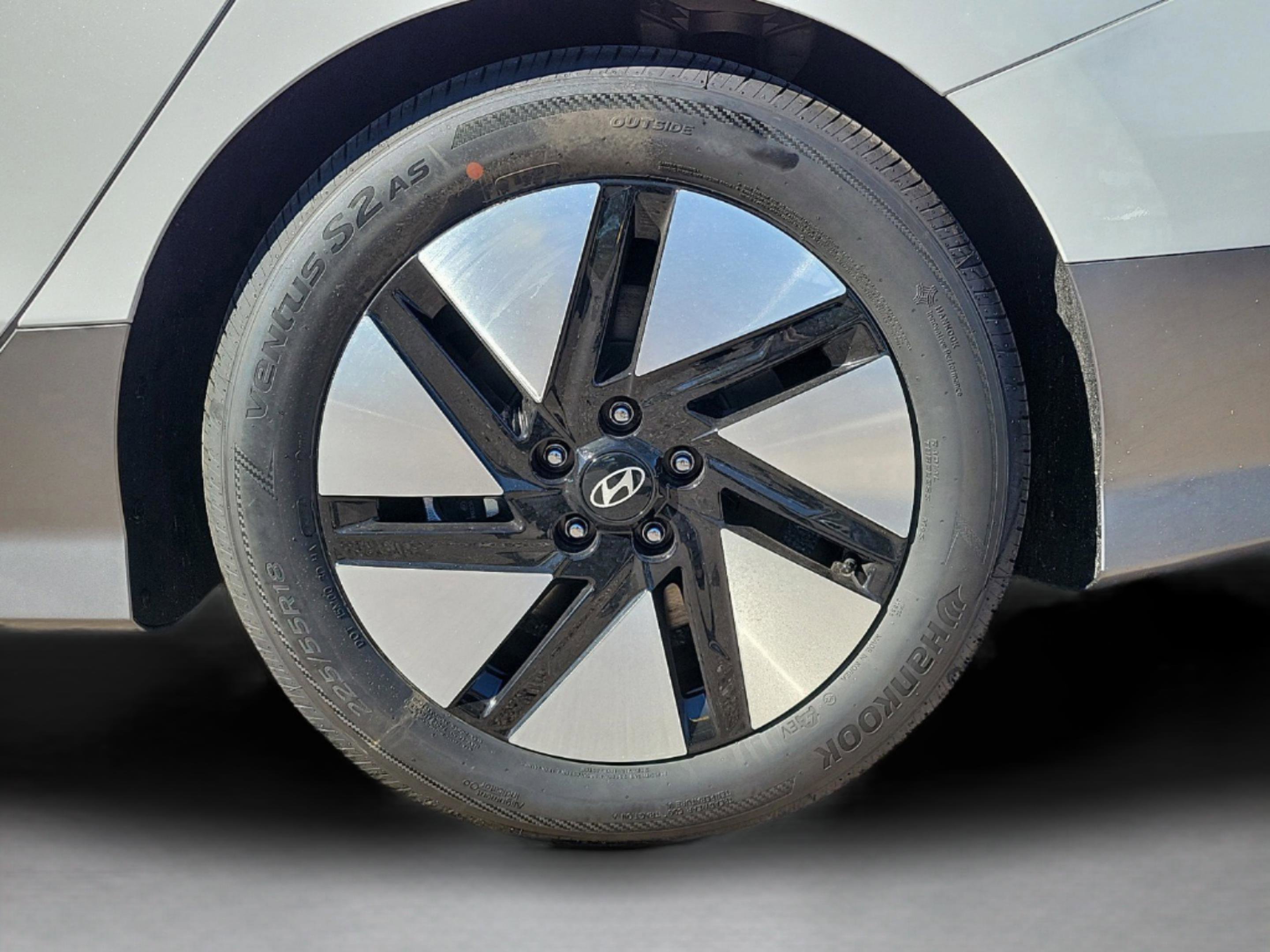 New 2025 Hyundai Ioniq 6 SE image 17