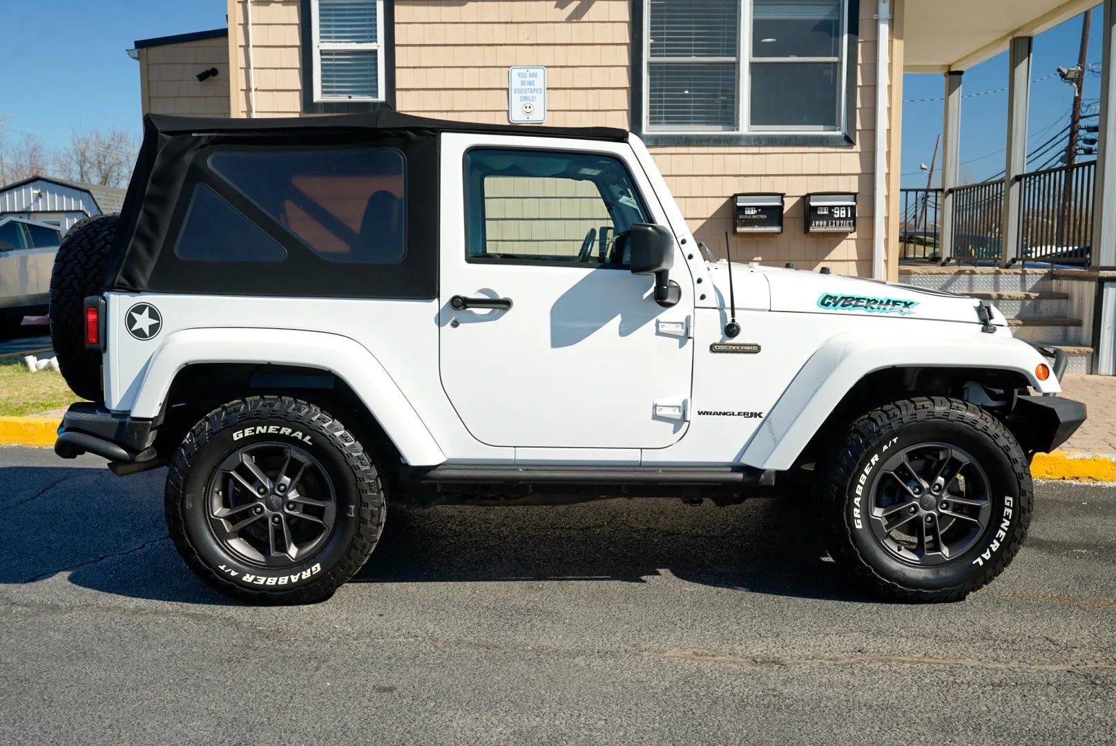 Used 2018 Jeep Wrangler Sport AWD/4WD image 4