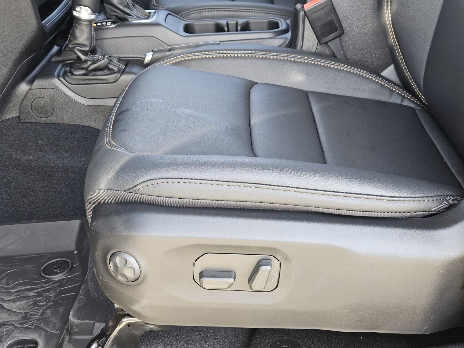 New 2026 Jeep Gladiator Sport AWD/4WD image 25