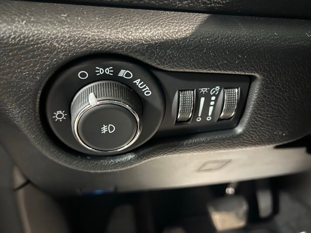 New 2026 Chrysler Pacifica Select w/ S Appearance Package FWD image 27