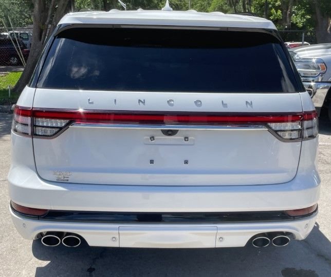 Used 2022 Lincoln Aviator Reserve w/ Equipment Group 201A AWD/4WD image 3