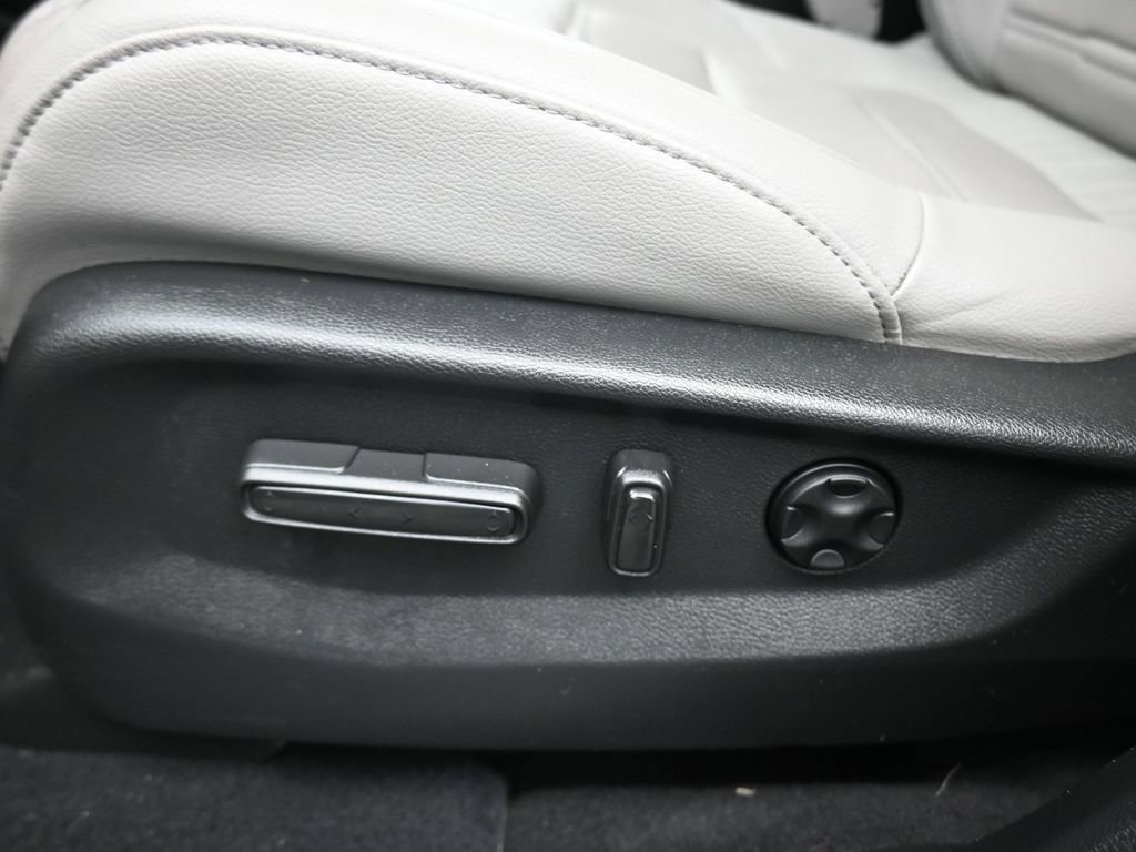 Used 2019 Honda CR-V Touring image 12