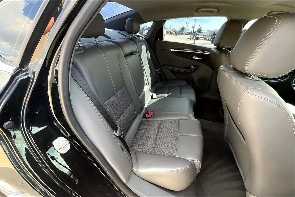 Used 2018 Chevrolet Impala LT image 34