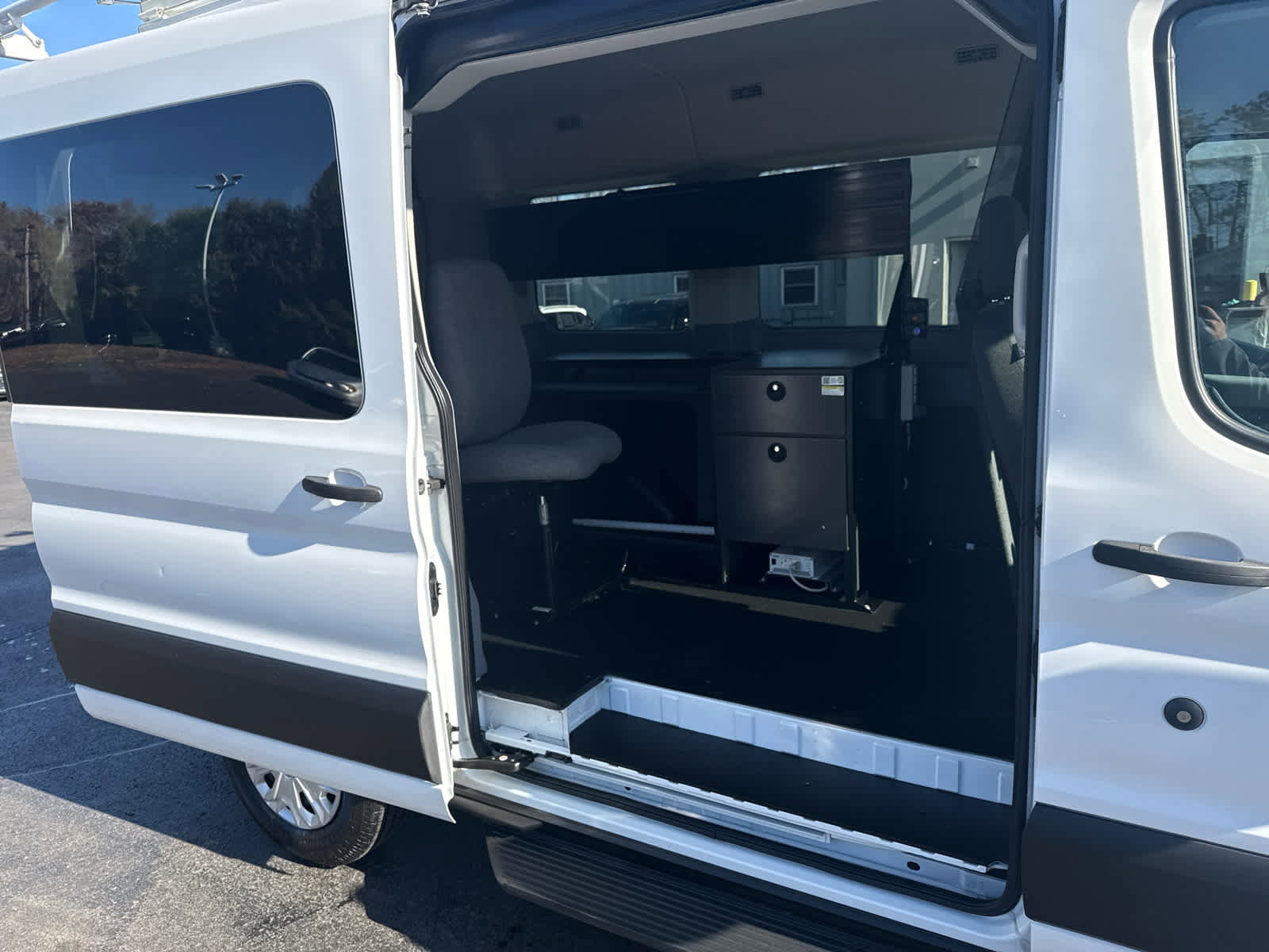 Used 2019 Ford Transit 150 XLT RWD image 13