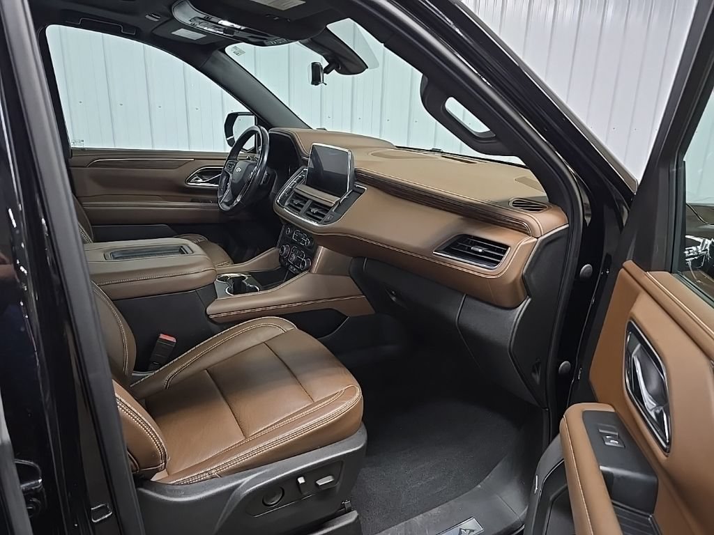 Used 2021 Chevrolet Tahoe High Country AWD/4WD image 16