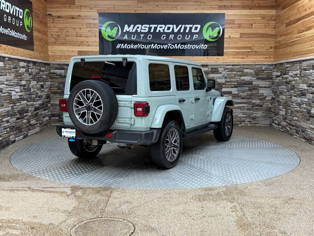 Used 2023 Jeep Wrangler Unlimited Sahara w/ Cold Weather Group AWD/4WD image 9
