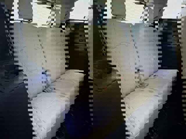 Used 2024 Buick Enclave Essence image 28