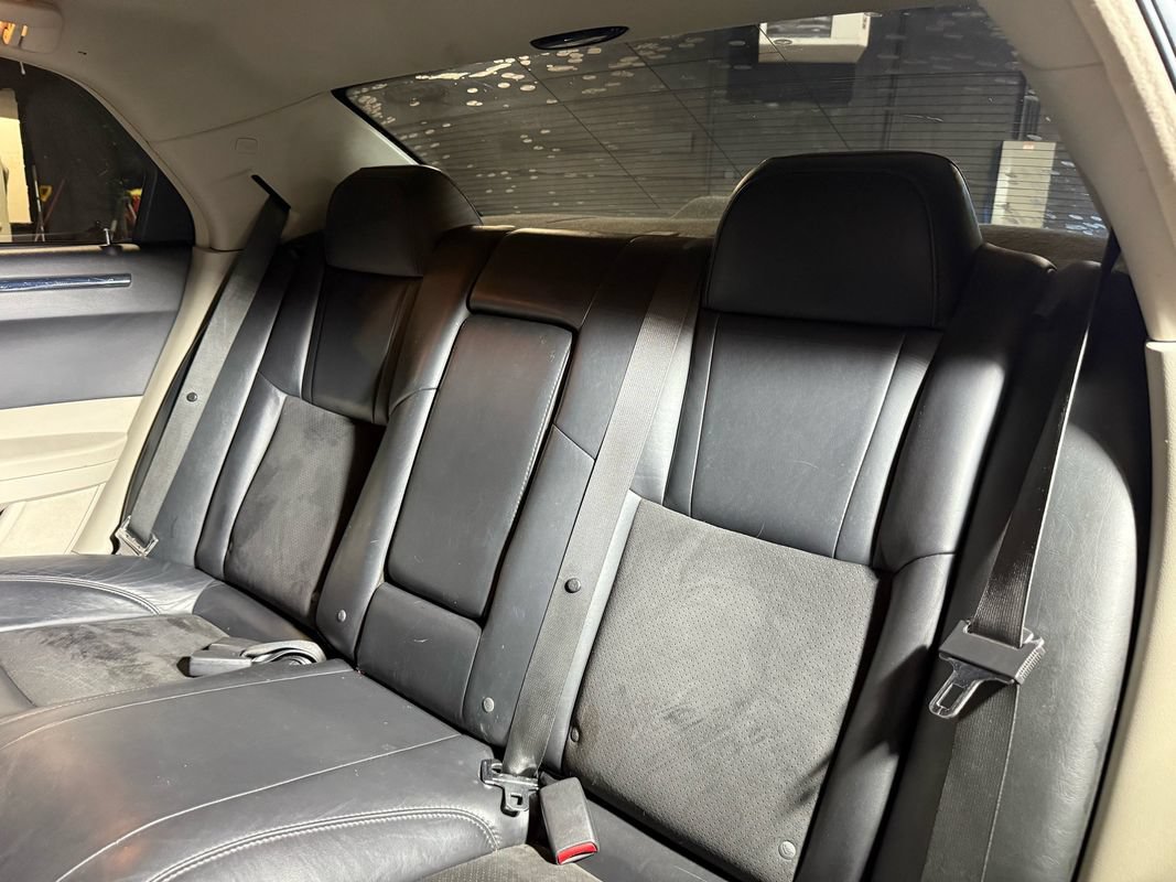 Used 2006 Chrysler 300 SRT8 w/ SRT Option Group II RWD image 21